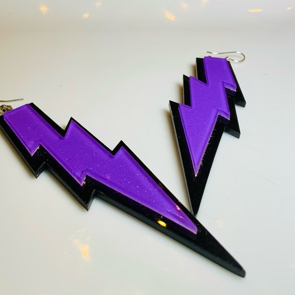 Retro inspired Earrings - Picture 2 of 3